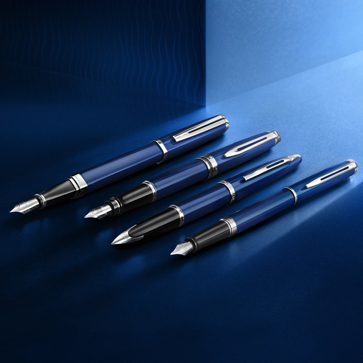 Waterman Expert Blue Lacquer Chrome Trim Ballpoint Medium Tip