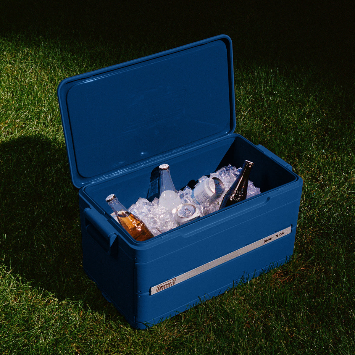 Coleman Snap 'N Go 33L Collapsible Cooler Sapphire