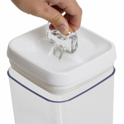 Connoisseur Flip-Tite Canister Square 2.4L