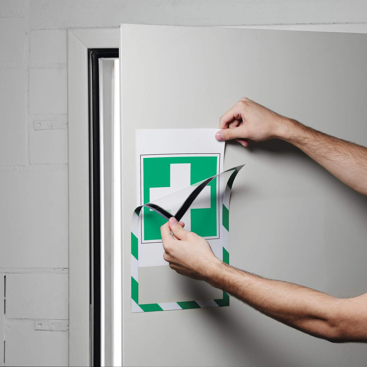 Durable Duraframe Magnetic Security A4 Green/White Pack 5