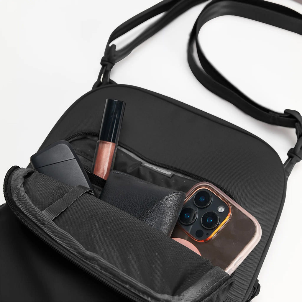 Incase A.R.C. Crossbody Bag Black