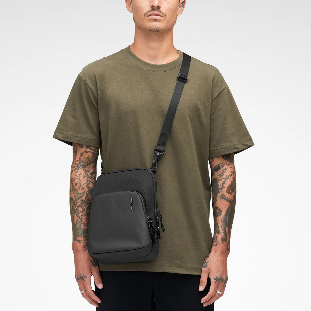 Incase A.R.C. Crossbody Bag Black