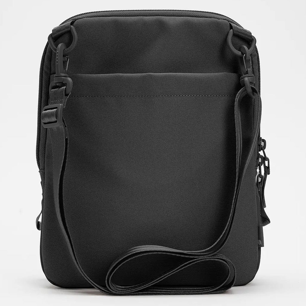 Incase A.R.C. Crossbody Bag Black
