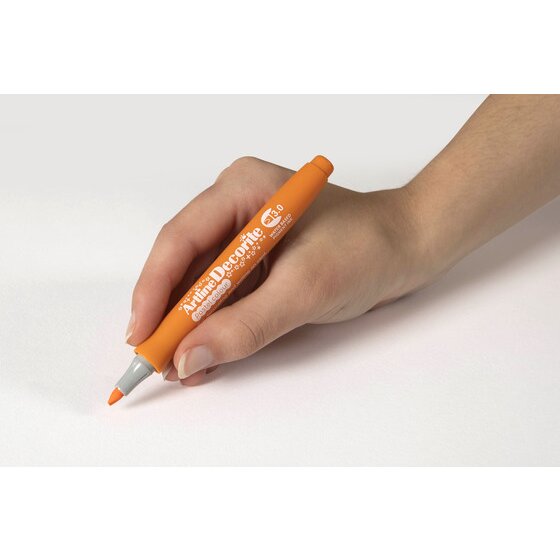 Hand writing with an Artline Decorite 3.0mm Pastel Orange marker