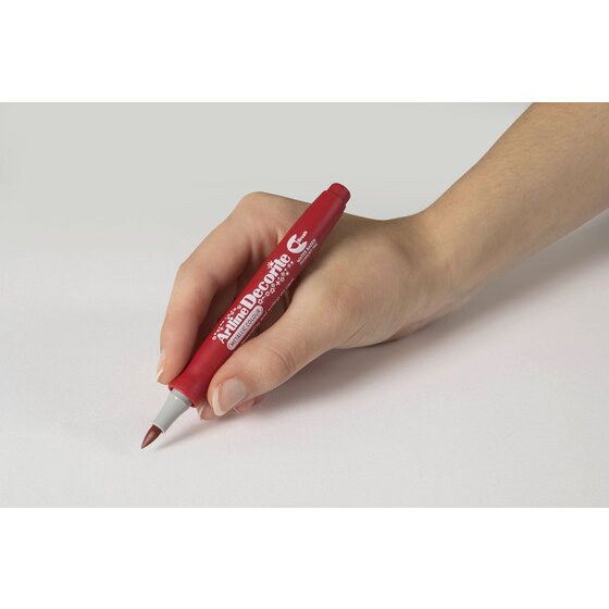 Hand writing with an Artline Decorite Brush Metallic Red marker