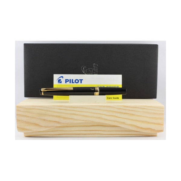Pilot E95S Fountain Pen Black 14K Gold Fine Nib